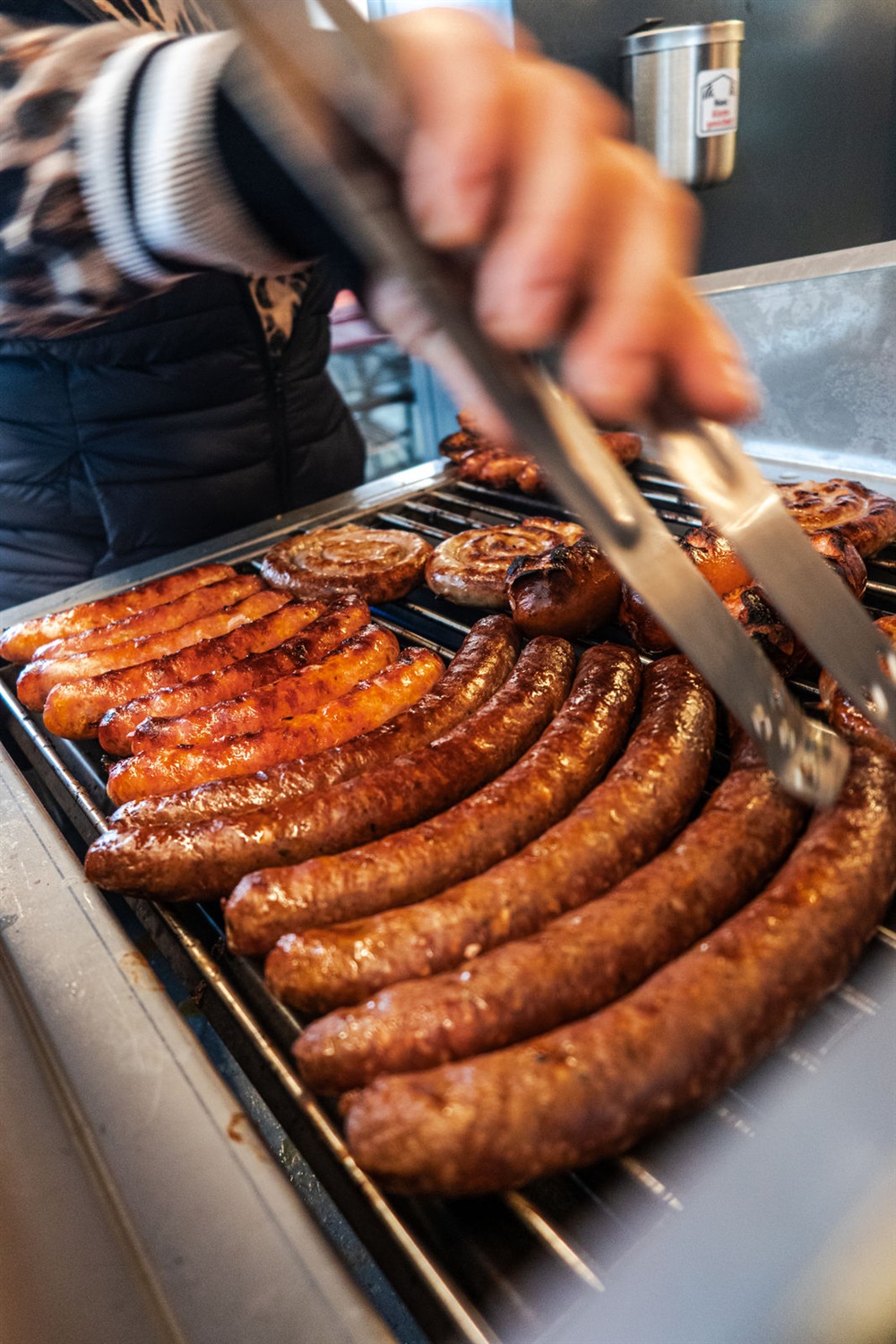 Würste auf dem Grill